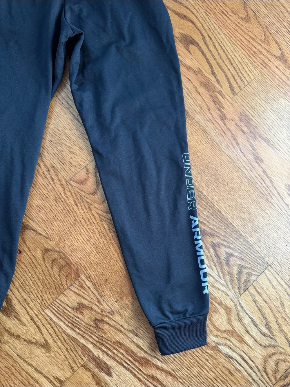 Boy’s Under Armour Joggers. Size Small. Like New Condition.